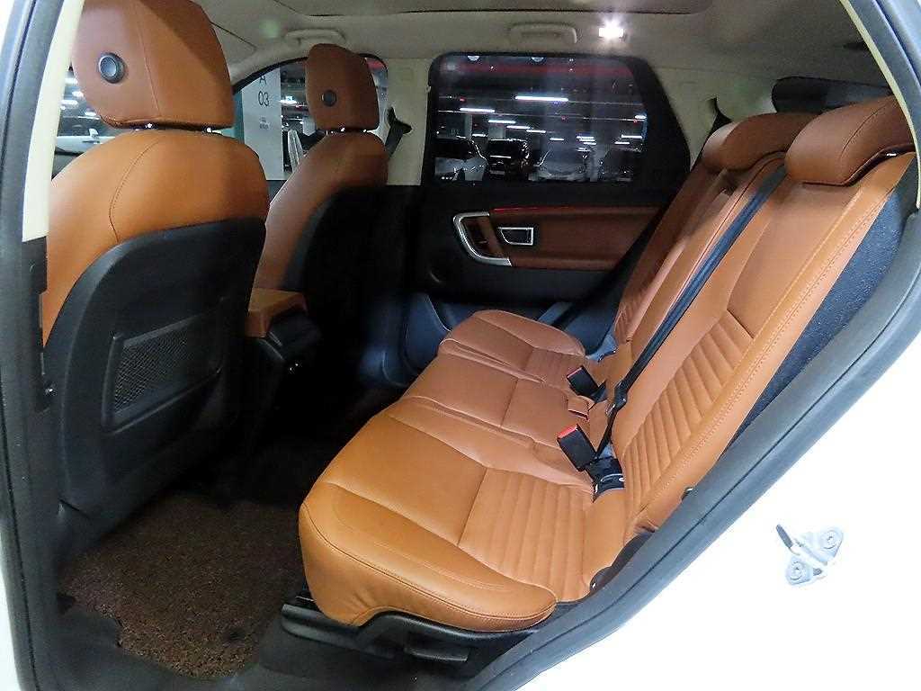 Land Rover Discovery Sports - Vista 7