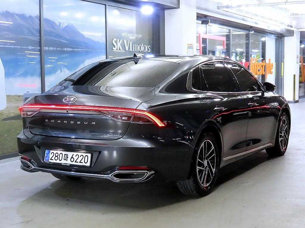HYUNDAI Grandeur - Vista 4