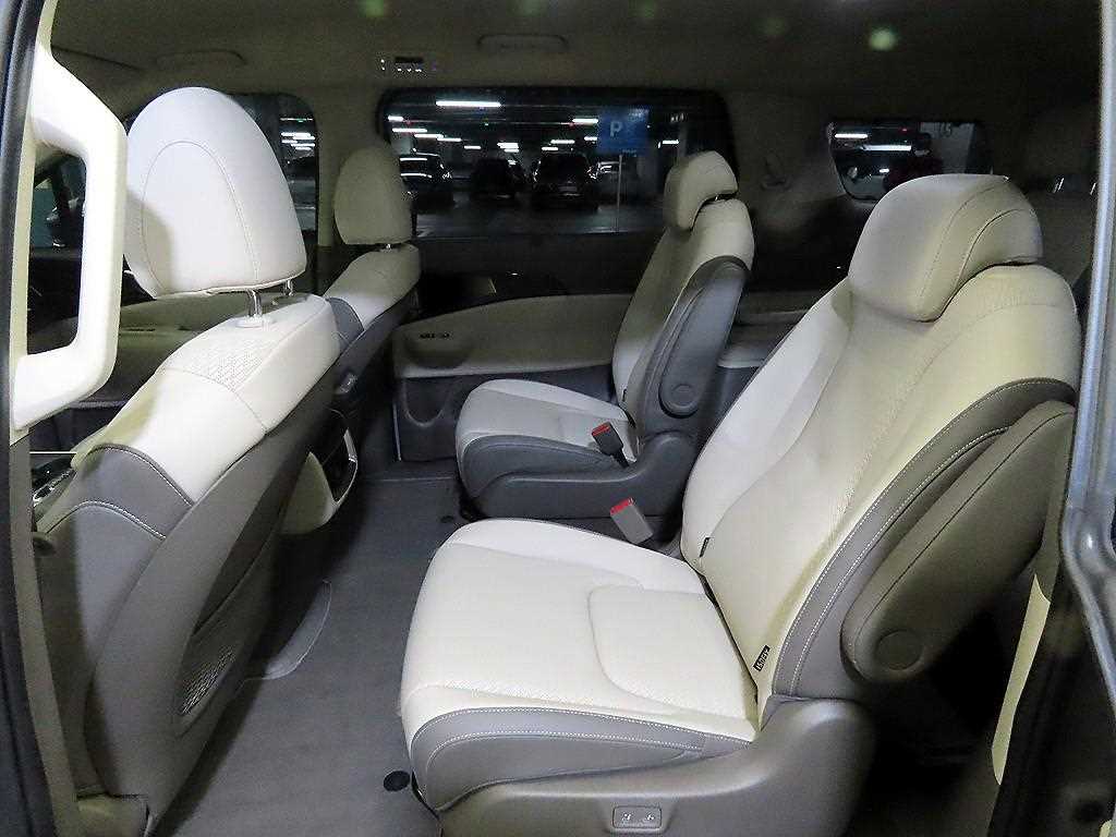 KIA Carnival - Vista 7