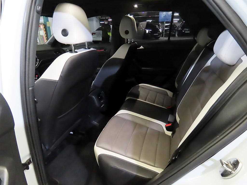 Volkswagen T-Roc - Vista 7