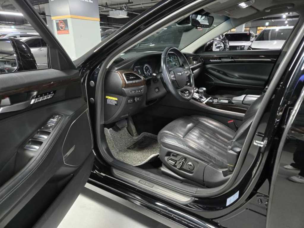 Genesis EQ900 - Vista 8