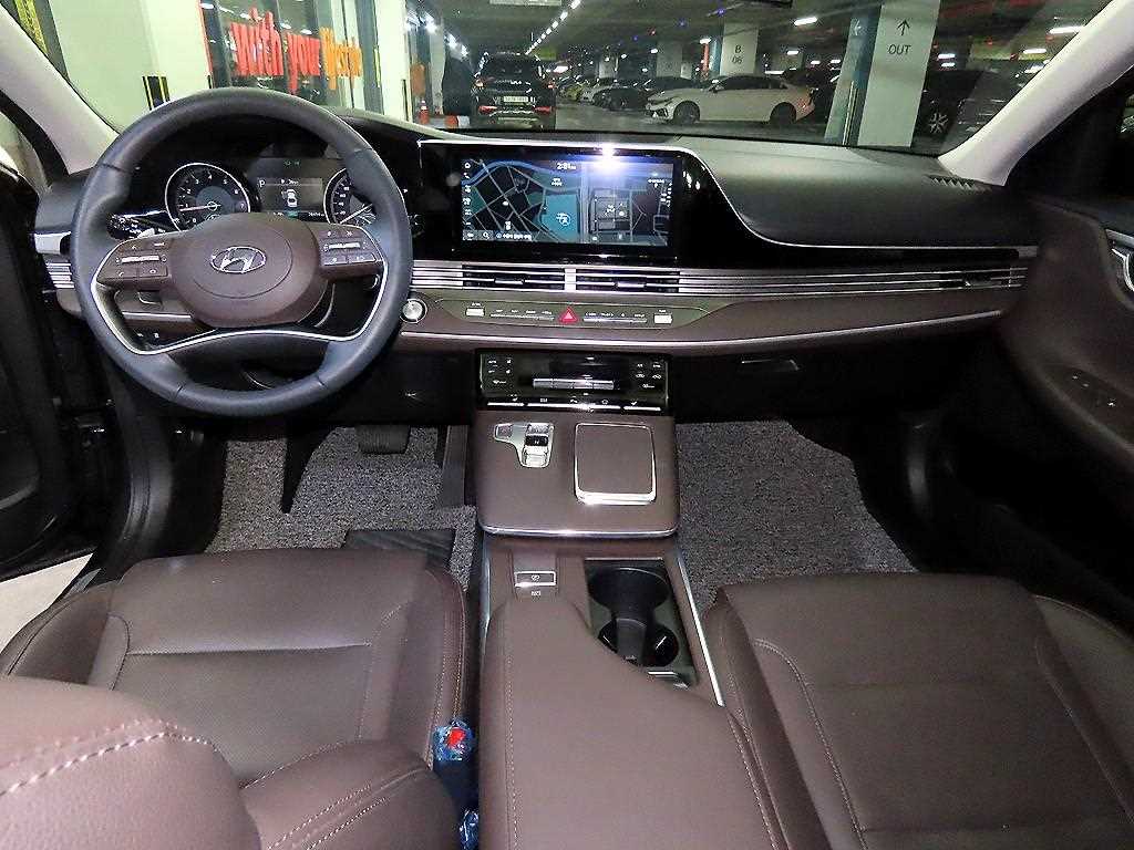 HYUNDAI Grandeur - Vista 10