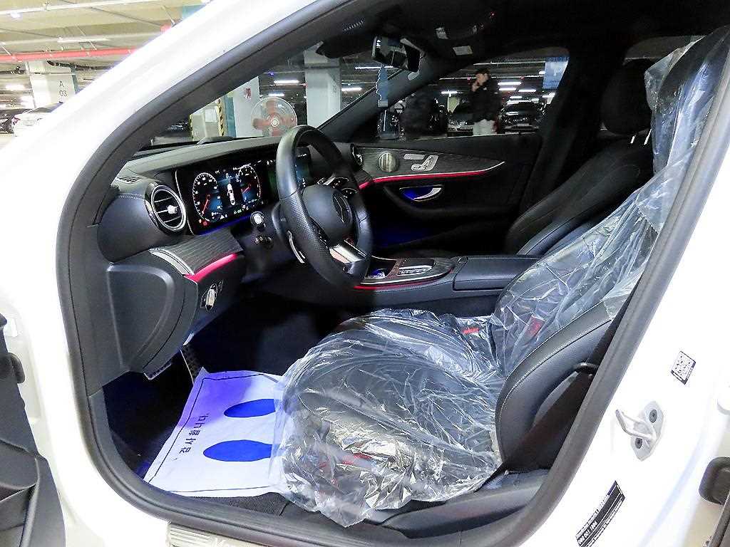 Mercedes Benz E class - Vista 6