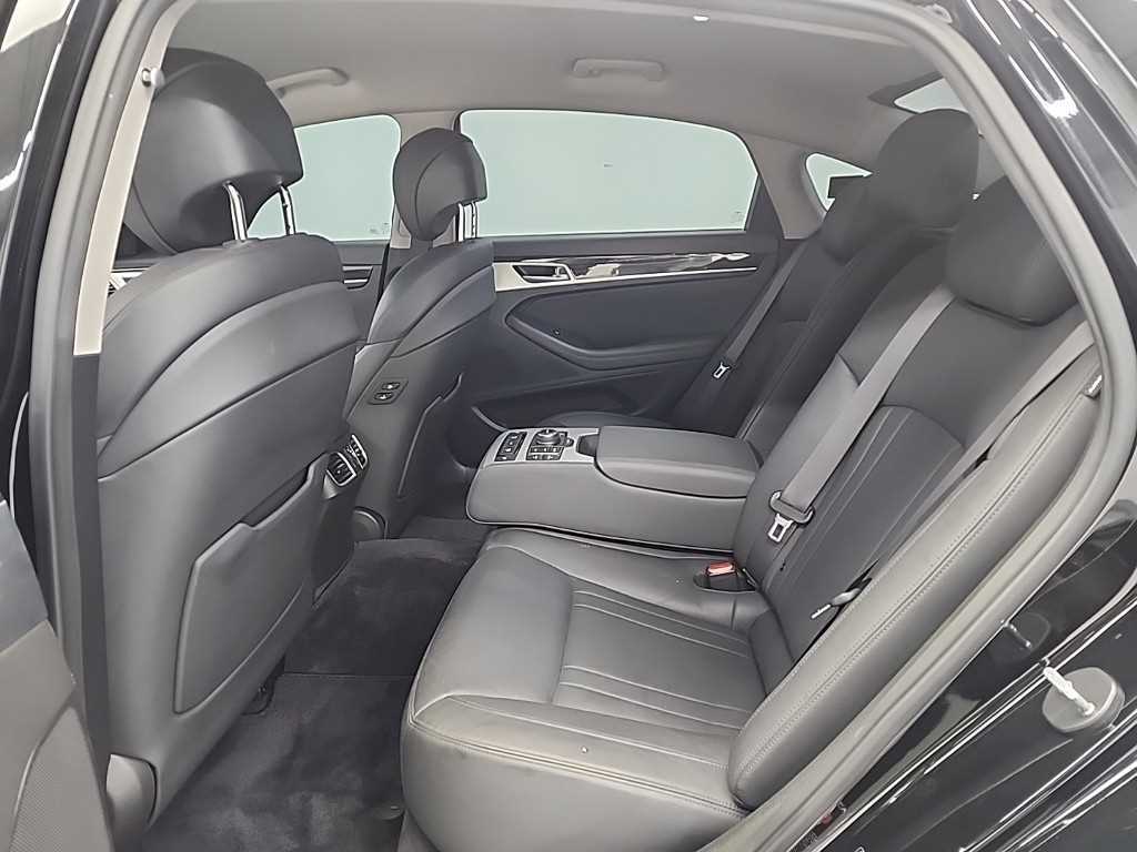 Genesis G80 - Vista 12