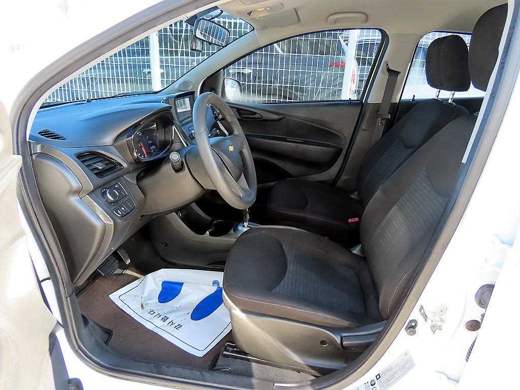 Chevrolet Spark - Vista 5