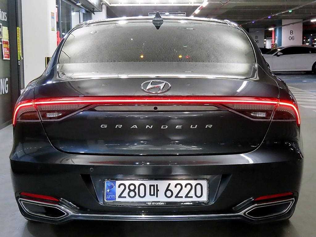 HYUNDAI Grandeur - Vista 5