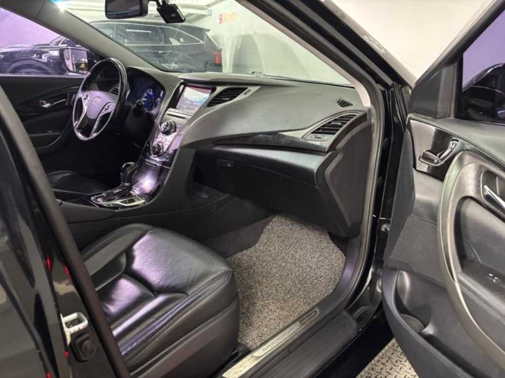 HYUNDAI Grandeur - Vista 7