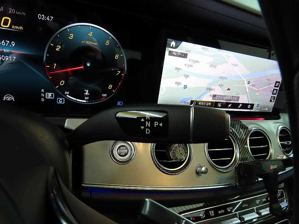 Mercedes Benz E class - Vista 10