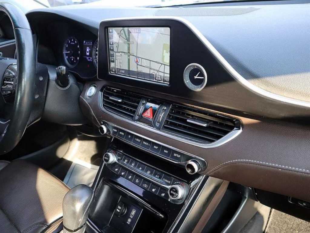 HYUNDAI Grandeur - Vista 11