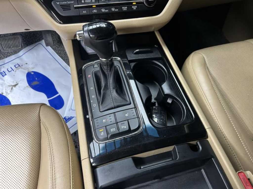 KIA Carnival - Vista 11