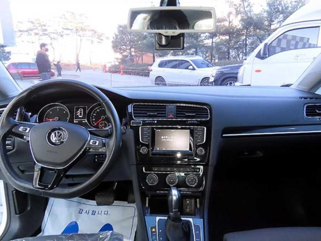 Volkswagen Golf - Vista 7