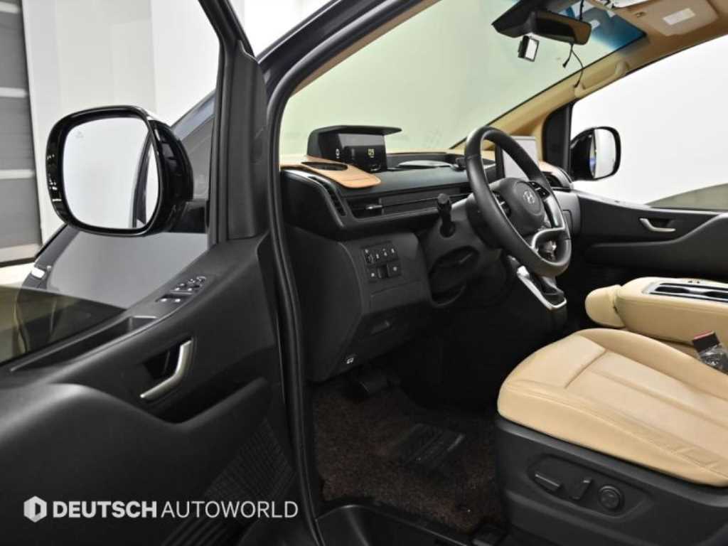 HYUNDAI Staria - Vista 11