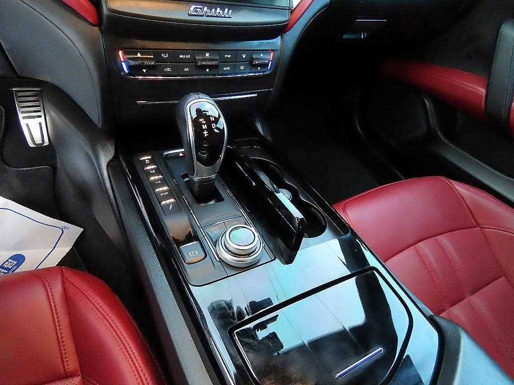 Maserati Ghibli - Vista 10