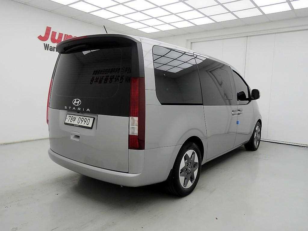 HYUNDAI Staria - Vista 4