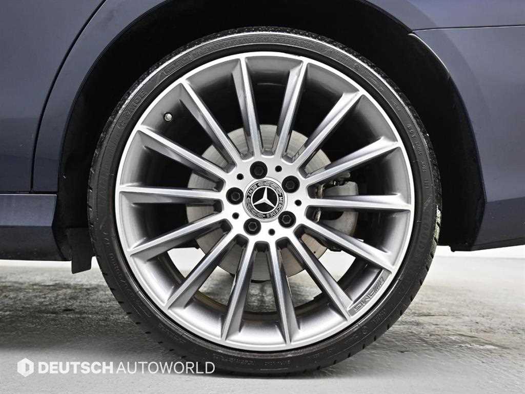 Mercedes Benz E class - Vista 5