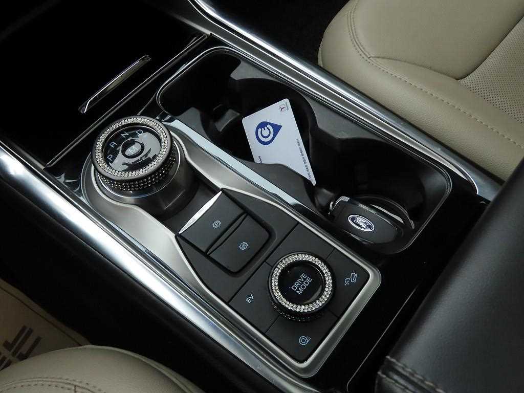 Ford Explorer - Vista 10