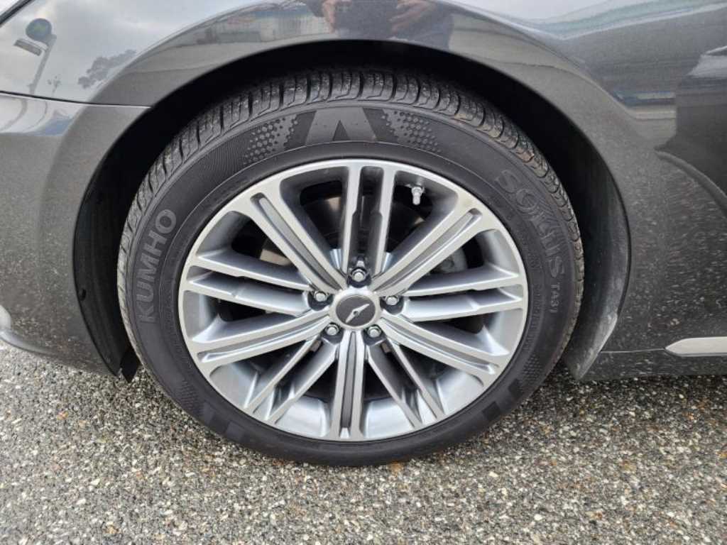 Genesis G80 - Vista 8