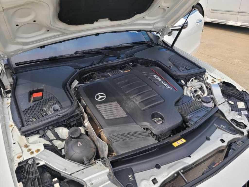 Mercedes Benz E class - Vista 8