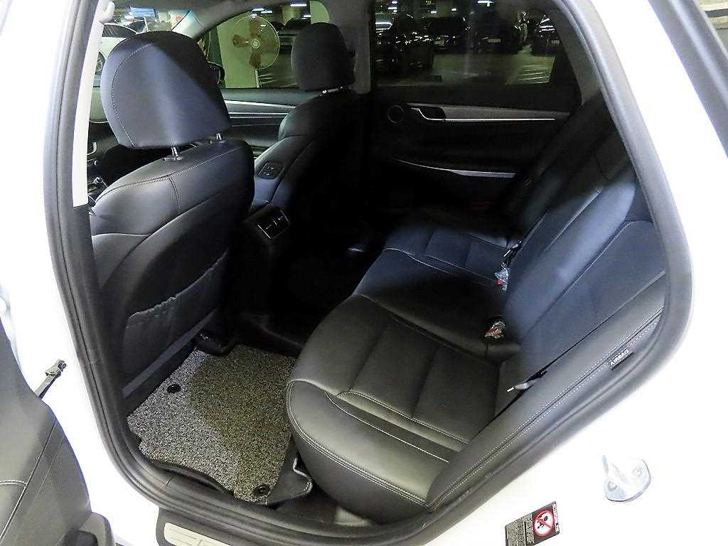 HYUNDAI Grandeur - Vista 7