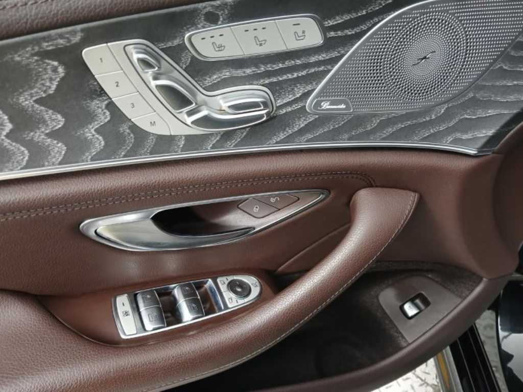 Mercedes Benz CLS Class - Vista 9