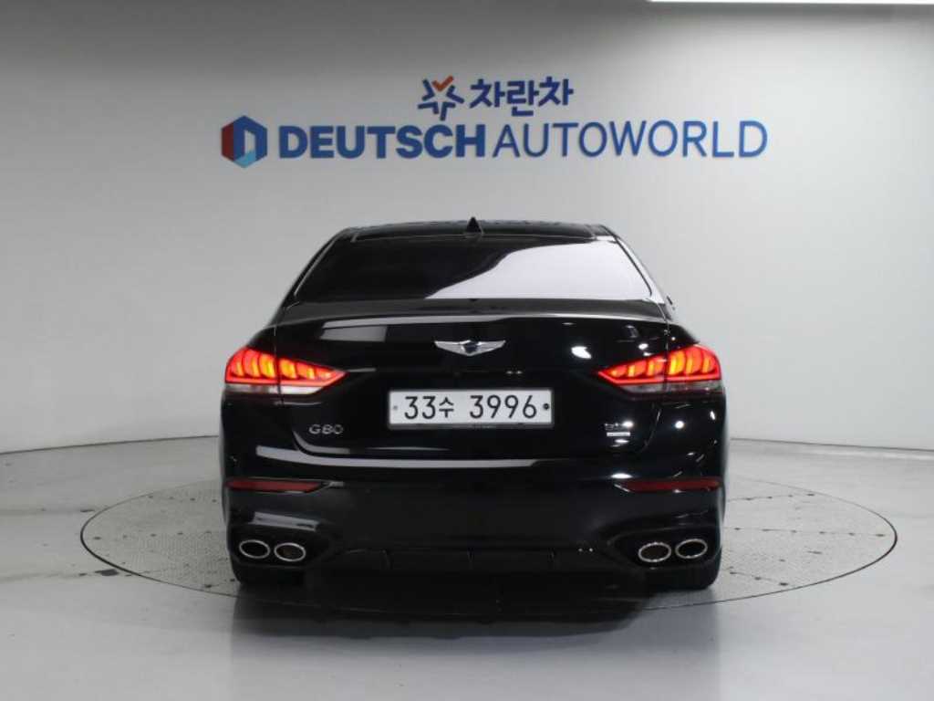 HYUNDAI Genesis - Vista 4