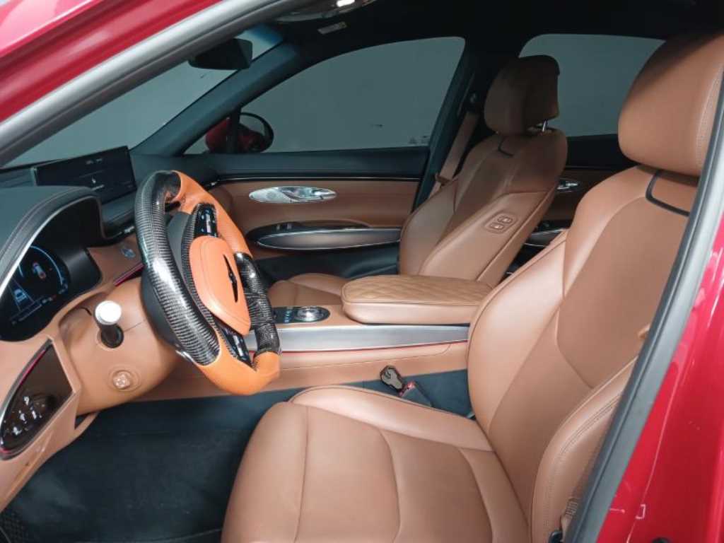 Genesis GV70 - Vista 7