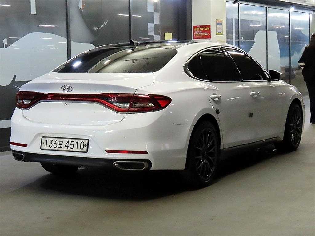 HYUNDAI Grandeur - Vista 4