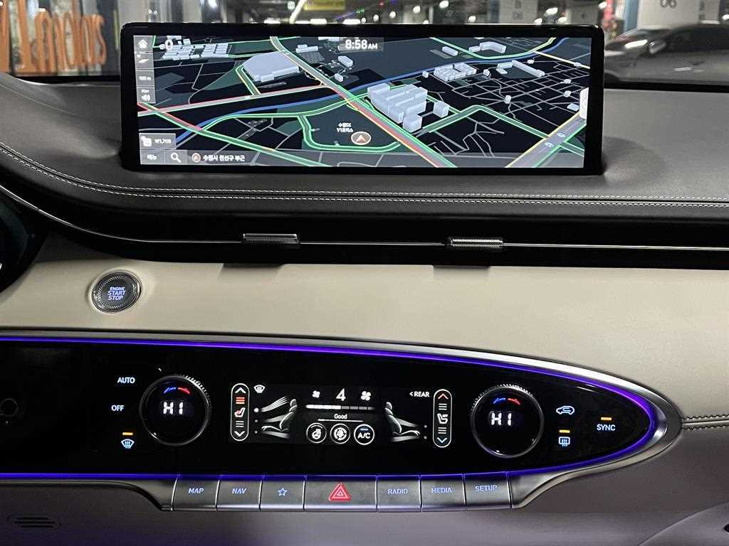 Genesis GV70 - Vista 11