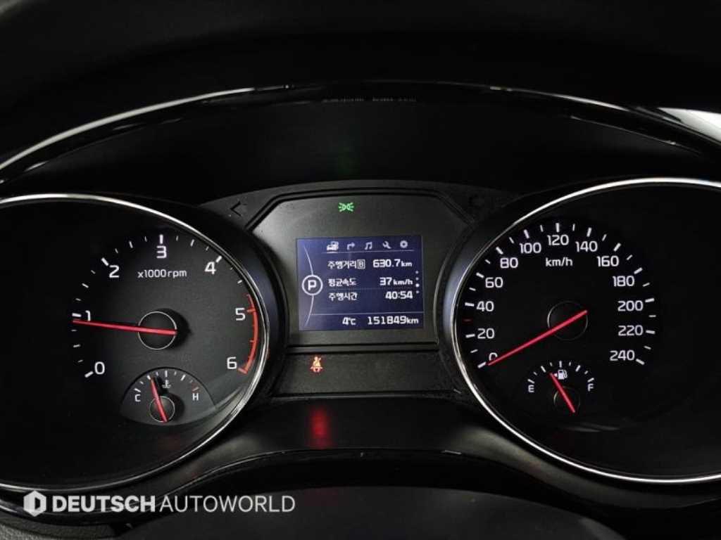 KIA Carnival - Vista 8