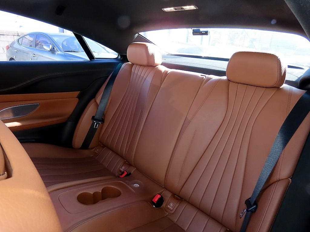 Mercedes Benz E class - Vista 6