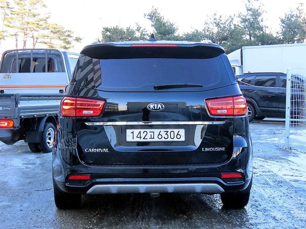 KIA Carnival - Vista 4