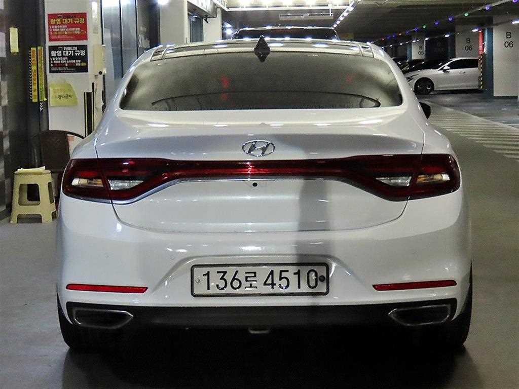 HYUNDAI Grandeur - Vista 5