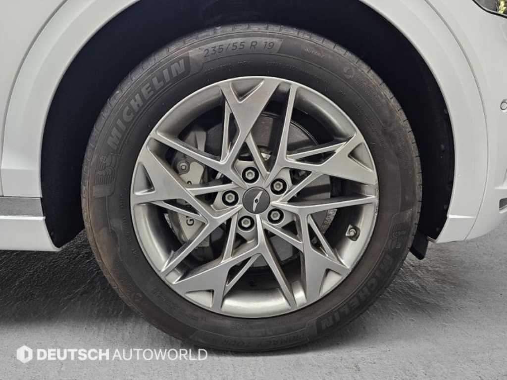 Genesis GV70 - Vista 5