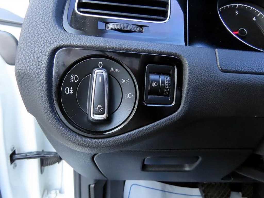 Volkswagen Golf - Vista 12