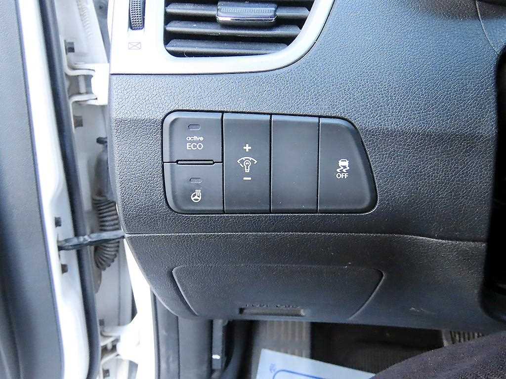 HYUNDAI Avante - Vista 12