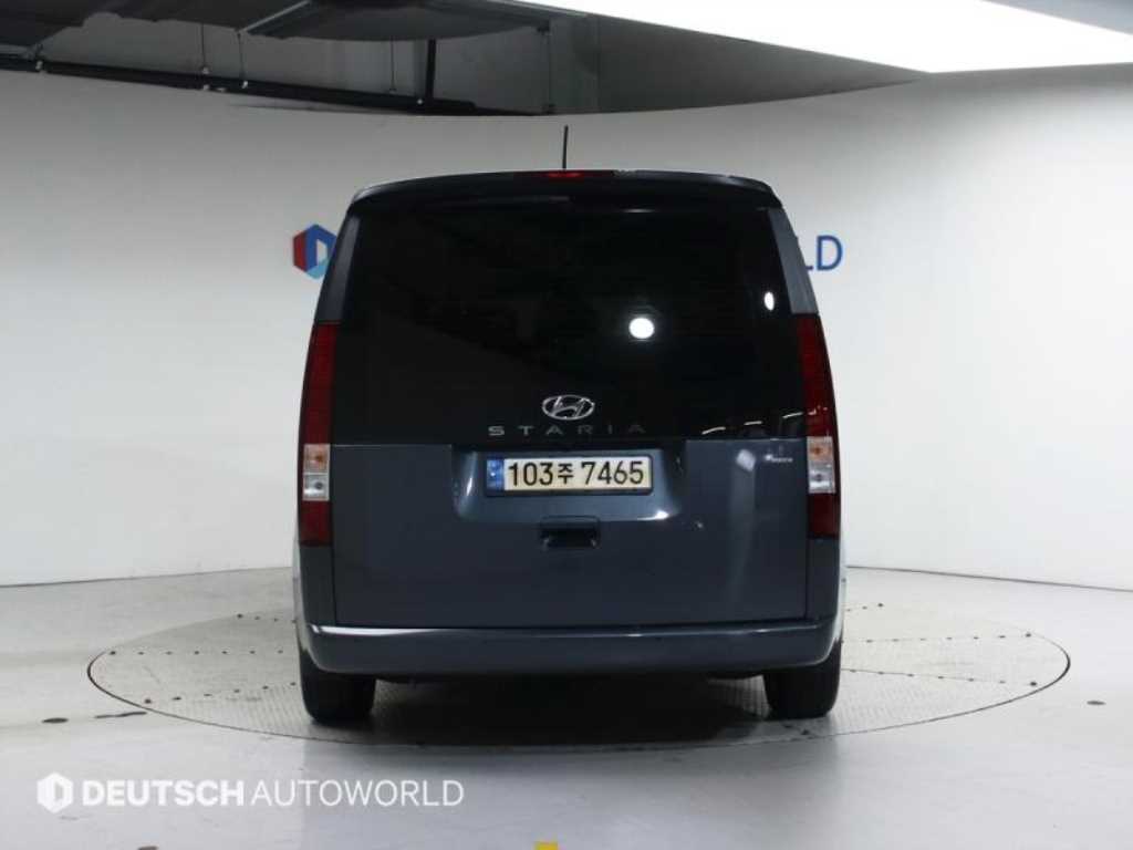 HYUNDAI Staria - Vista 4