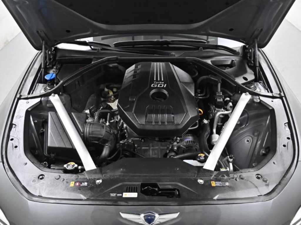 Genesis G70 - Vista 6