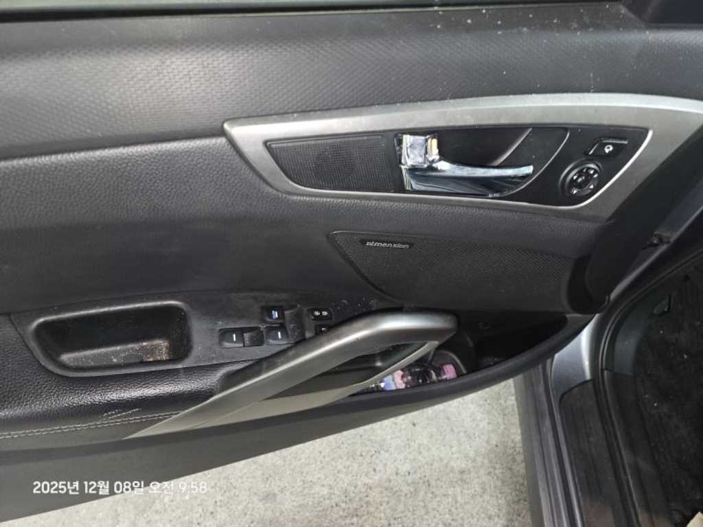 HYUNDAI Veloster - Vista 8