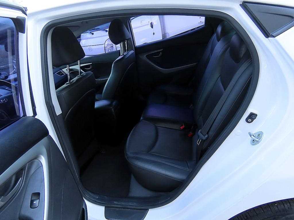 HYUNDAI Avante - Vista 6