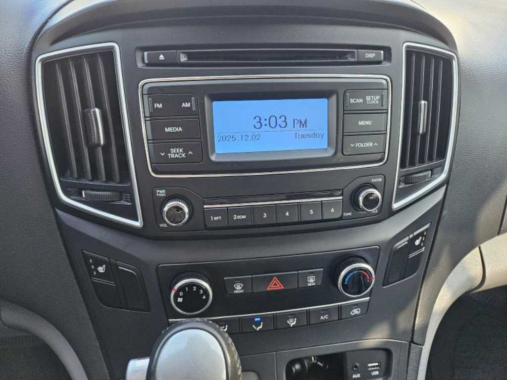 HYUNDAI Starex - Vista 8