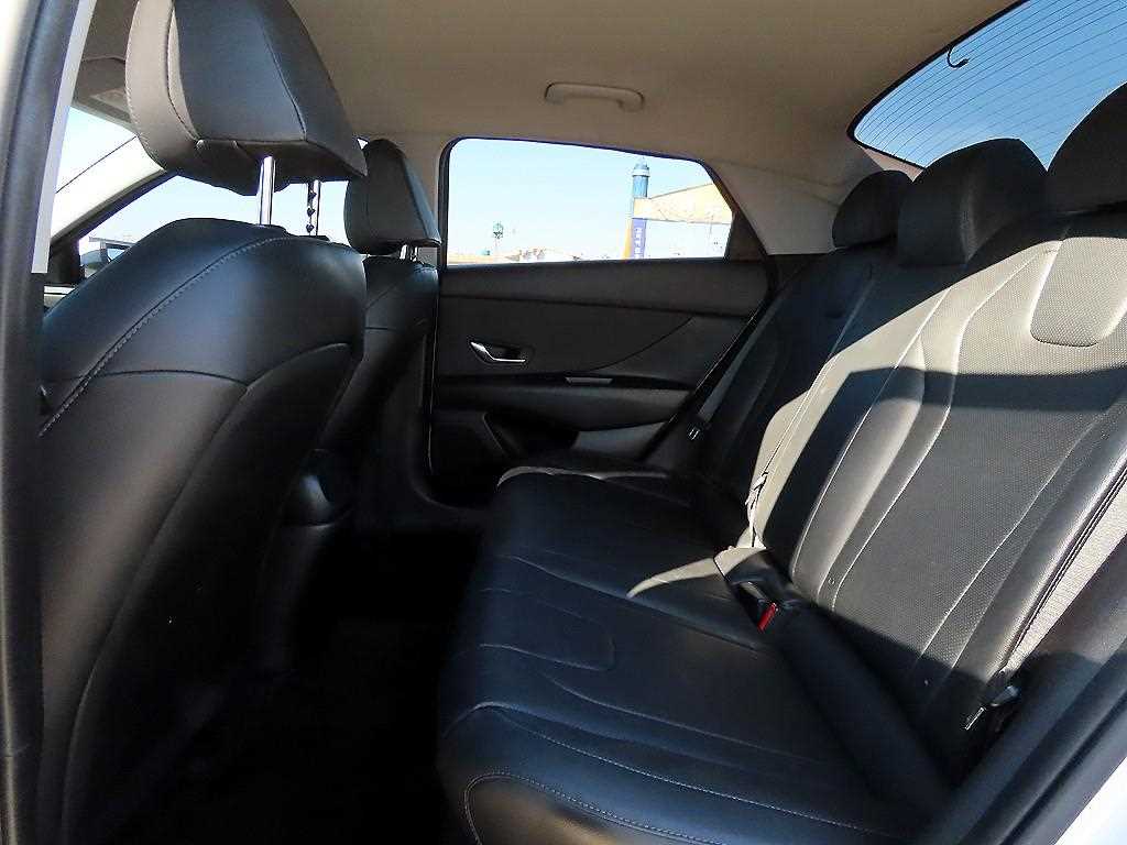 HYUNDAI Avante - Vista 6