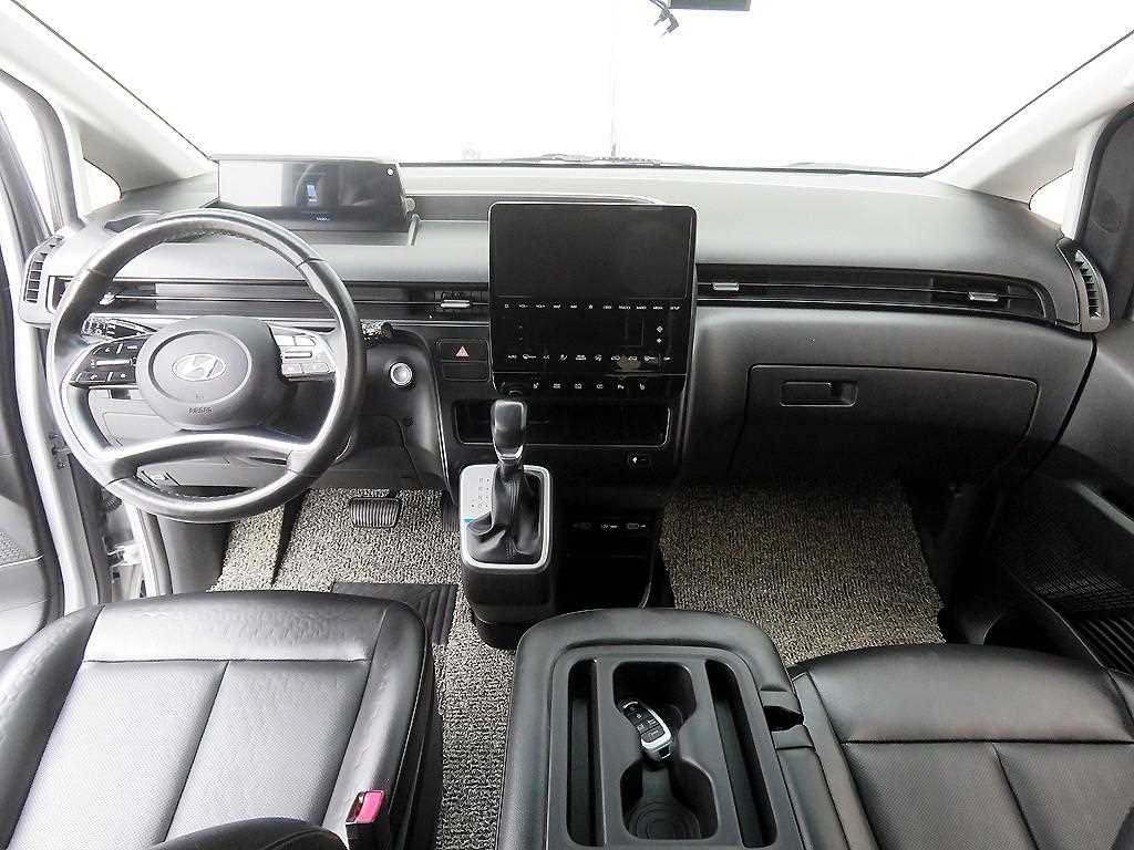 HYUNDAI Staria - Vista 8