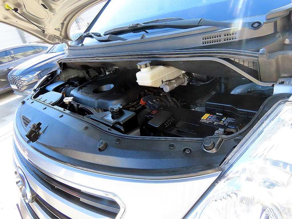 HYUNDAI Starex 2017 Gris - Importación desde Corea - HF Imports Iquique - Foto 16