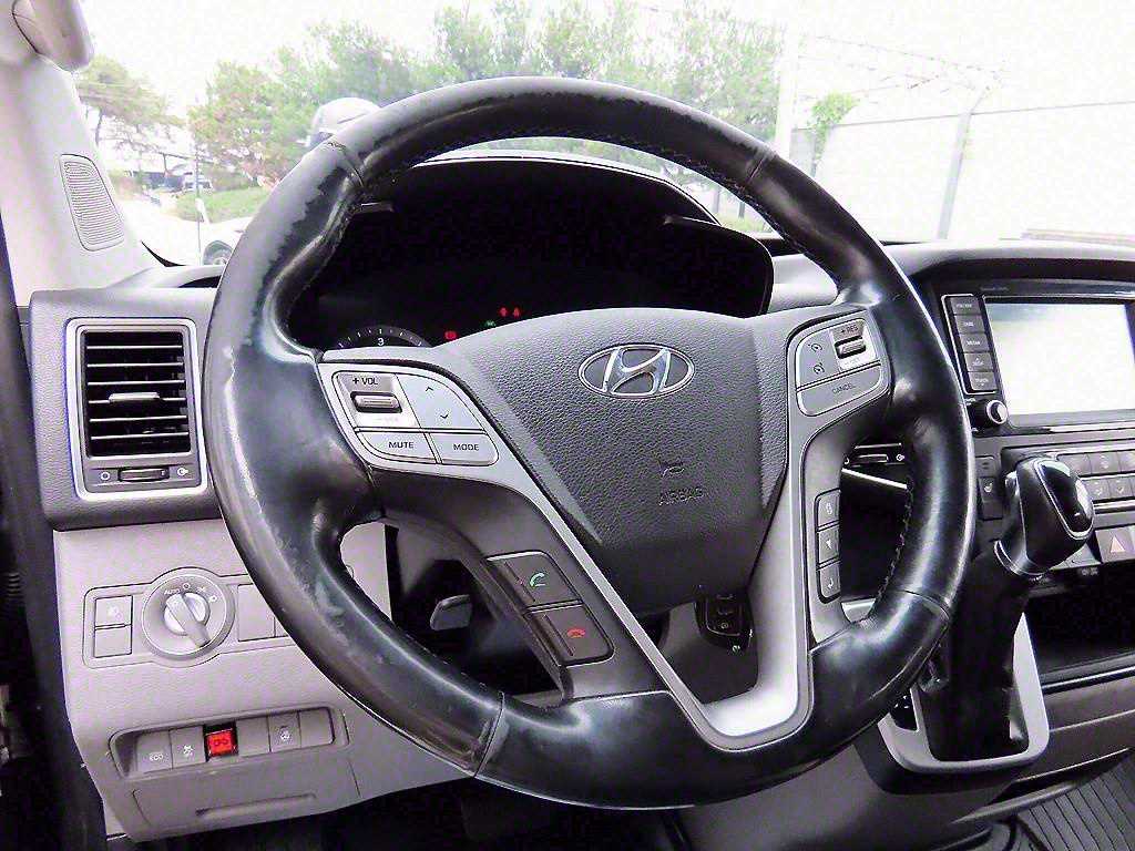 HYUNDAI Solati - Vista 9