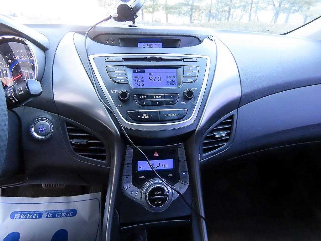 HYUNDAI Avante 2014 Blanco - Importación desde Corea - HF Imports Iquique - Foto 13