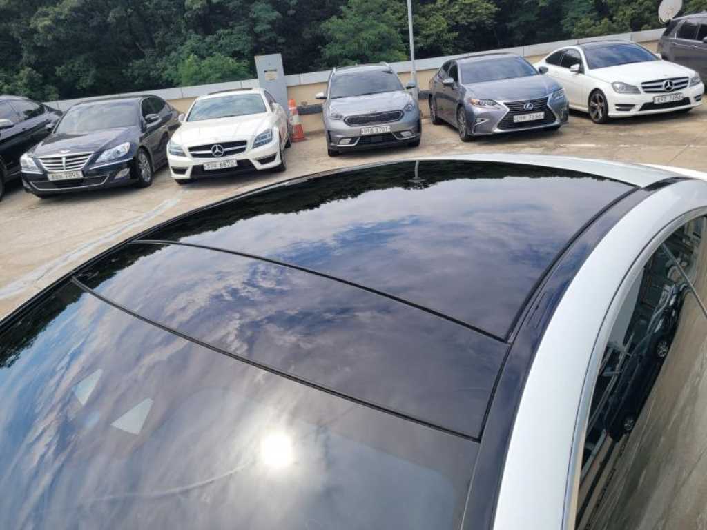 Mercedes Benz E class - Vista 7