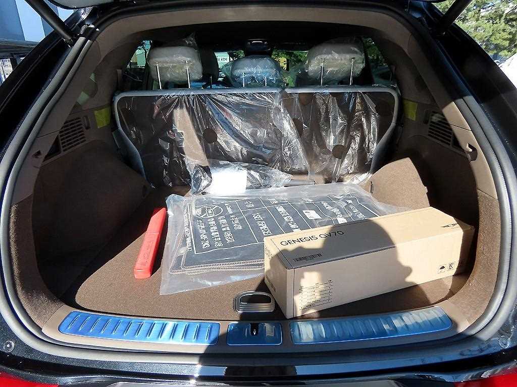 Genesis GV70 2026 Negro - Importación desde Corea - HF Imports Iquique - Foto 16