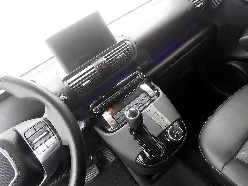 HYUNDAI Casper - Vista 10