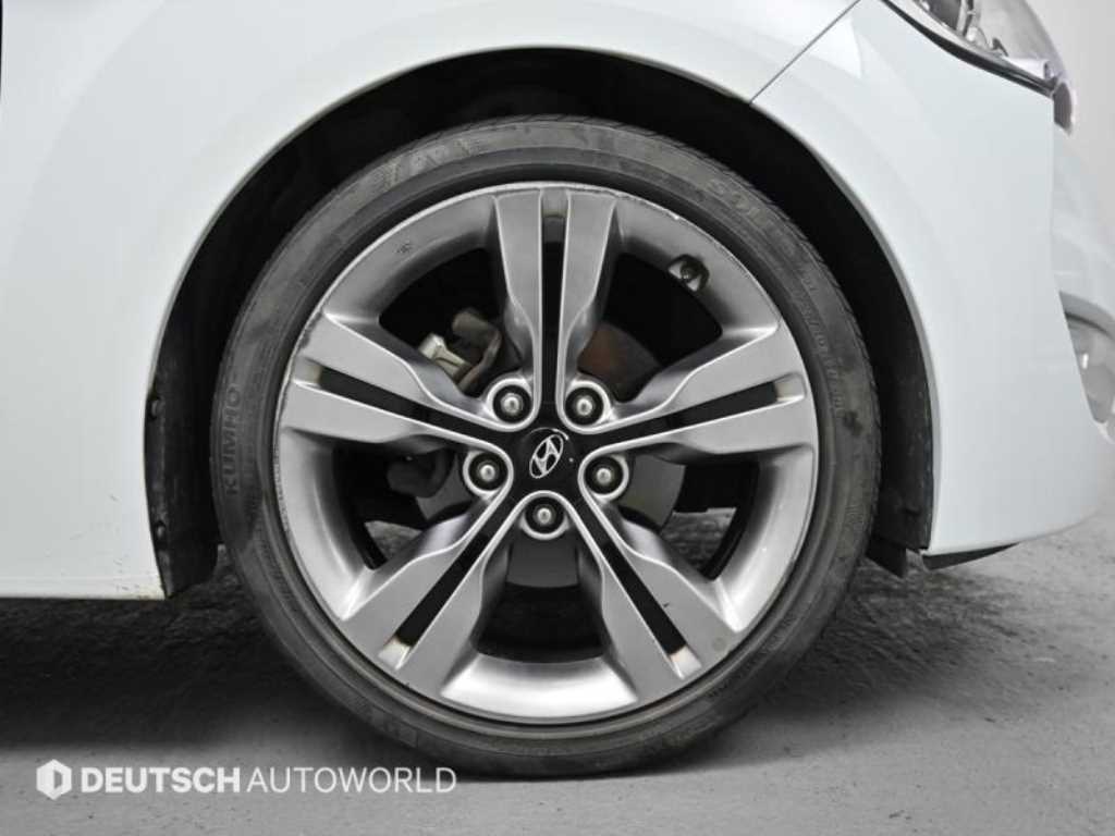 HYUNDAI Veloster - Vista 5