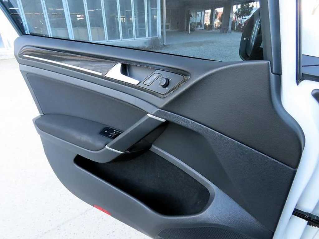 Volkswagen Golf - Vista 11